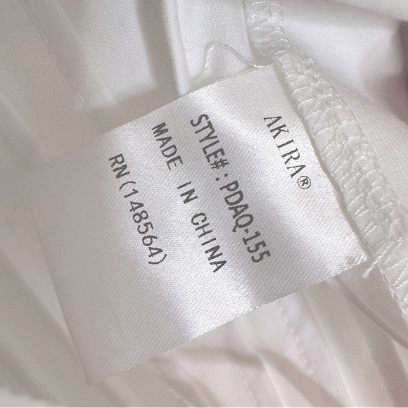 Akira Read My Thoughts Lace Up Detail T Shirt White size M NWT - Picture 10 of 12